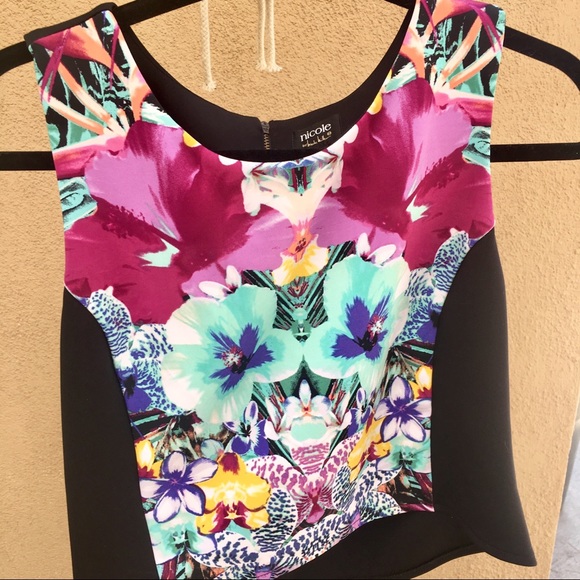 Hawaiian Summer Crop top - Picture 3 of 6